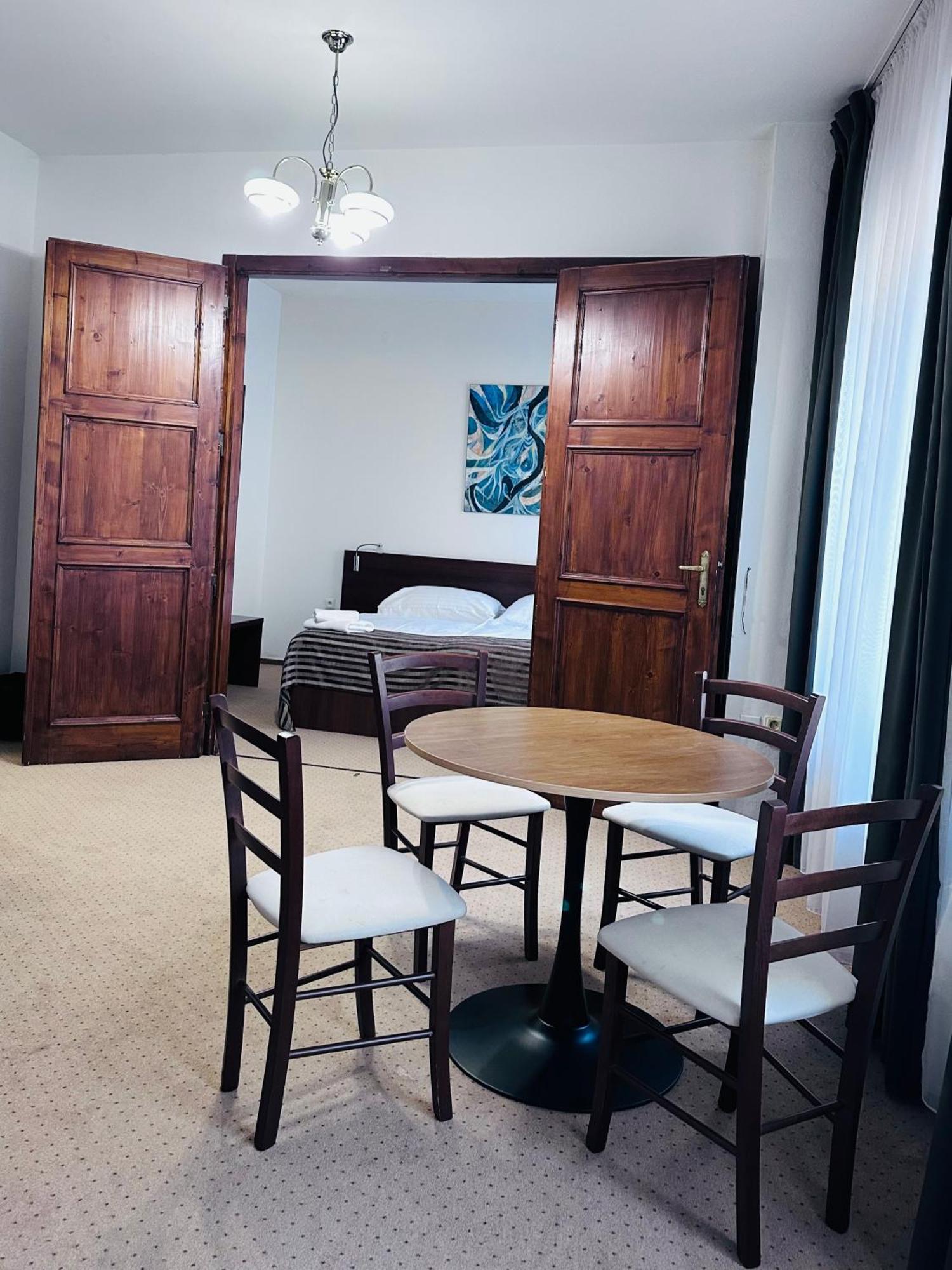 Hotel & Penzion Grand Matej Banská Štiavnica المظهر الخارجي الصورة
