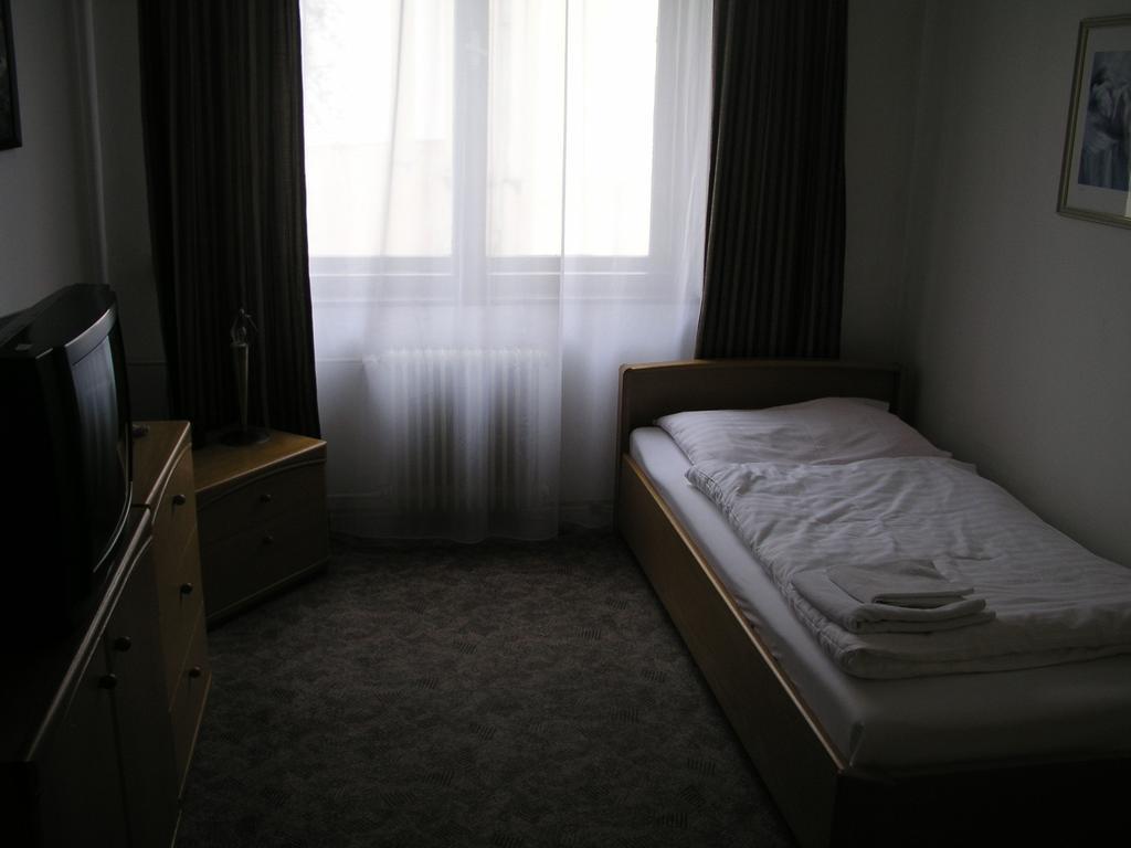 Hotel & Penzion Grand Matej Banská Štiavnica الغرفة الصورة