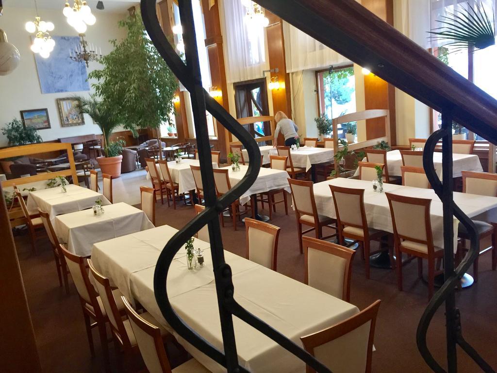 Hotel & Penzion Grand Matej Banská Štiavnica المظهر الخارجي الصورة