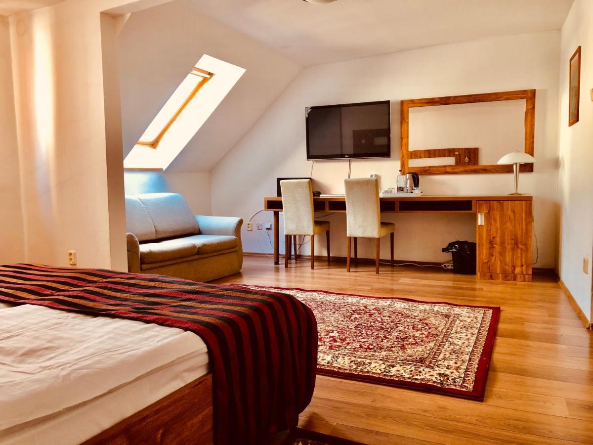 Hotel & Penzion Grand Matej Banská Štiavnica المظهر الخارجي الصورة