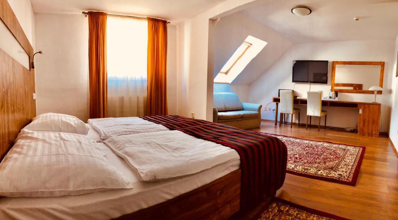 Hotel & Penzion Grand Matej Banská Štiavnica المظهر الخارجي الصورة
